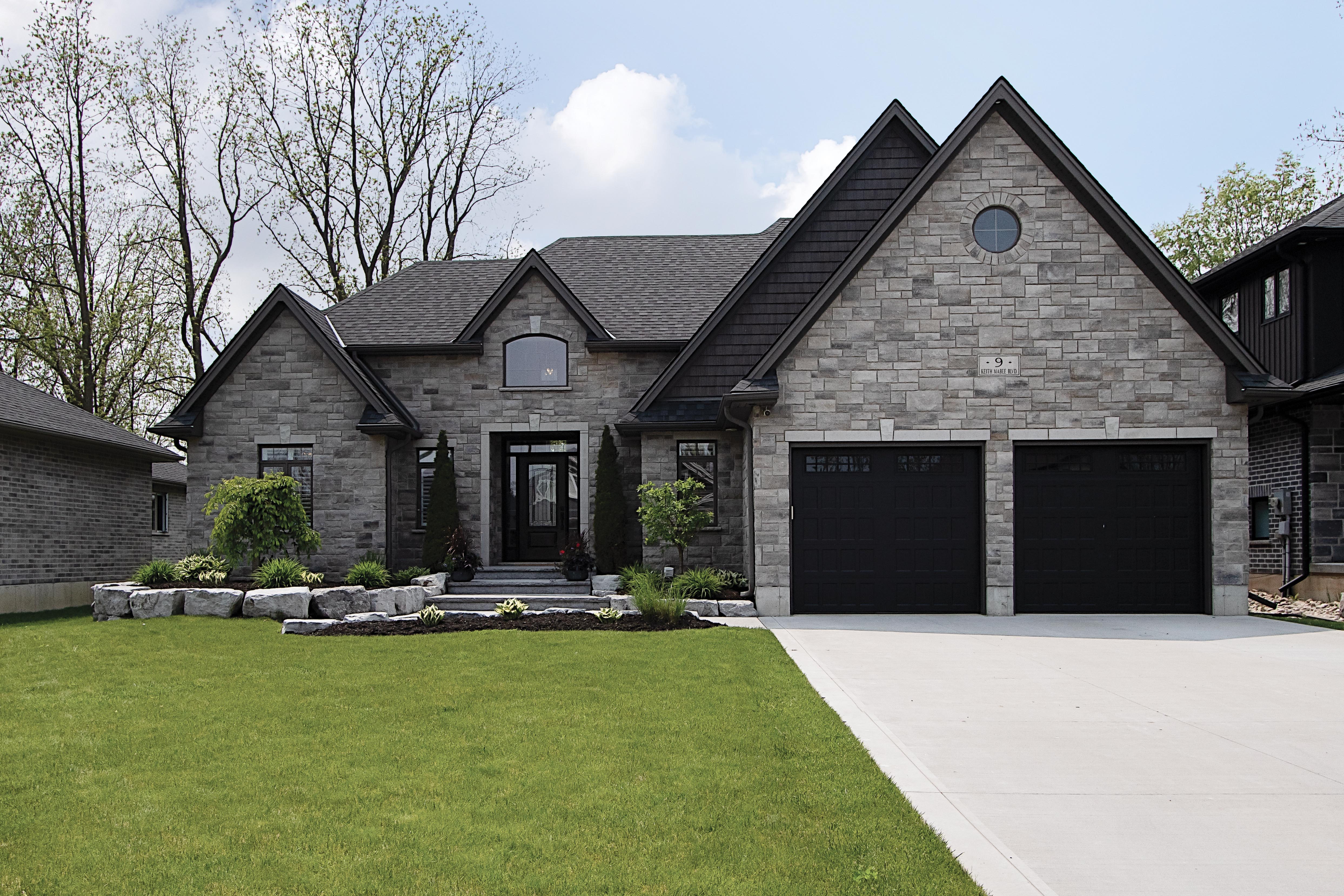 1 Front Exterior