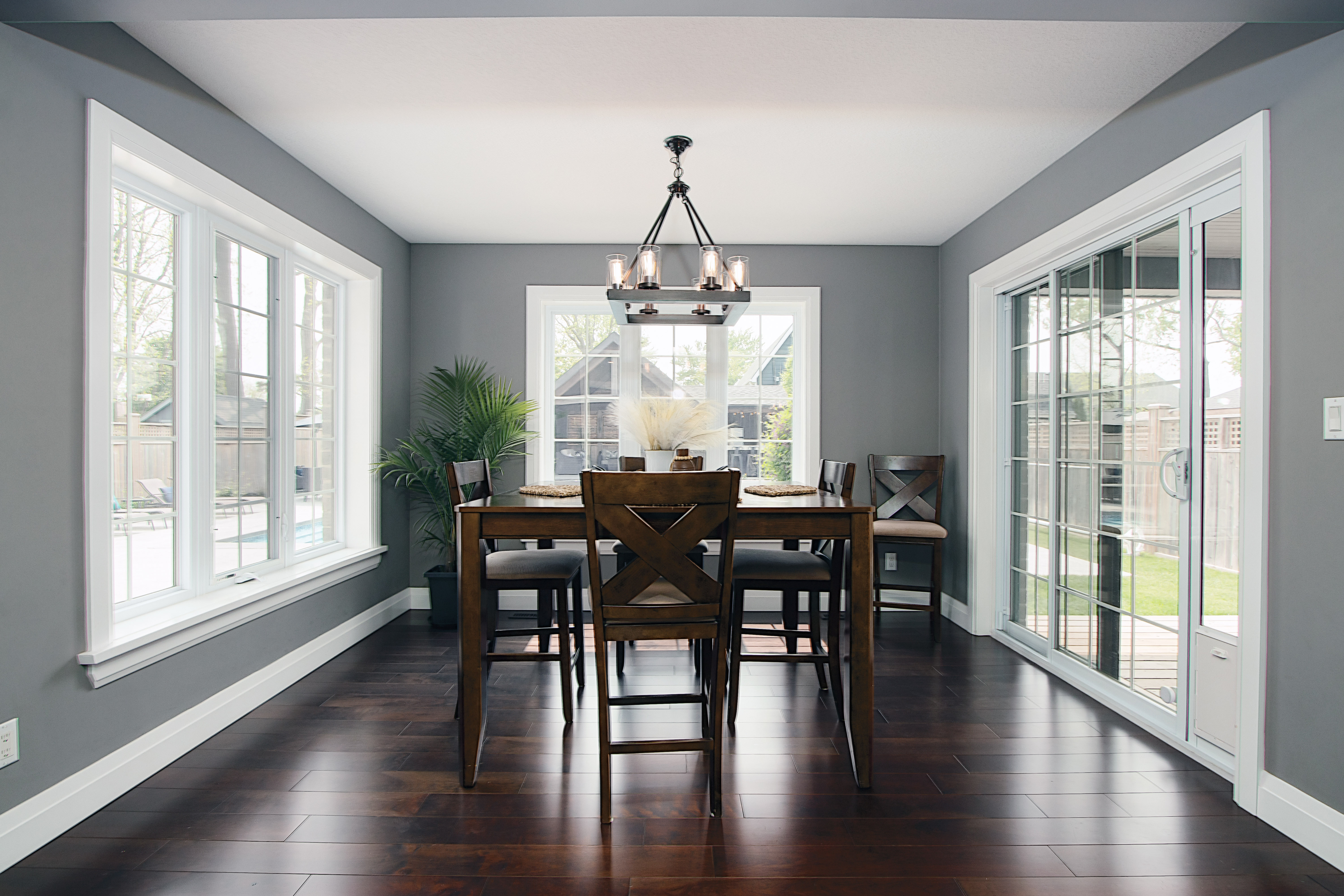 51 Dining Area